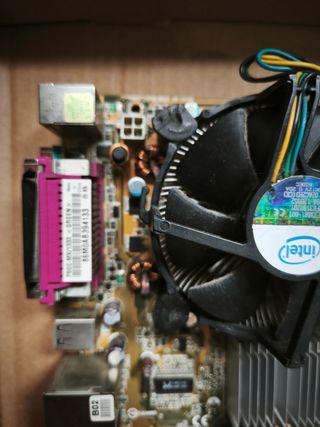 Placa base ASUS PSGC-MX/1333 con CPU y RAM