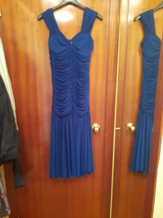 Vestido de fiesta azul con pedrería