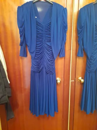 Vestido de fiesta azul con pedrería
