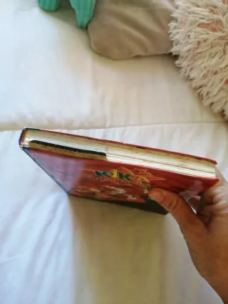 KIKA SUPERBRUJA EN CASTILLO DRACULA (10)