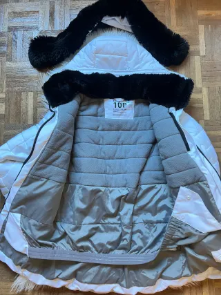 Abrigo Decathlon blanco talla xxs y XS