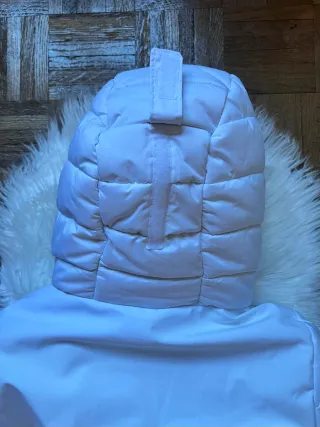 Abrigo Decathlon blanco talla xxs y XS