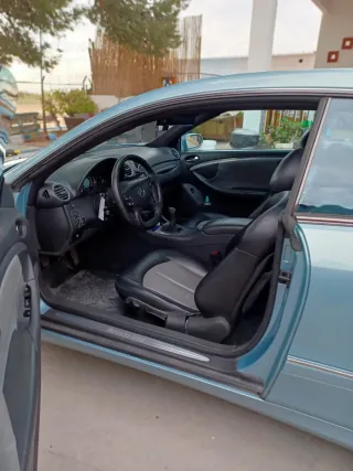 Mercedes-Benz  CLK 2002