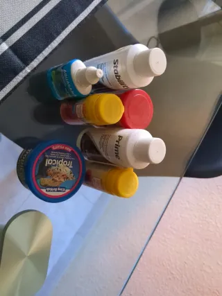 Pecera con planta artificial