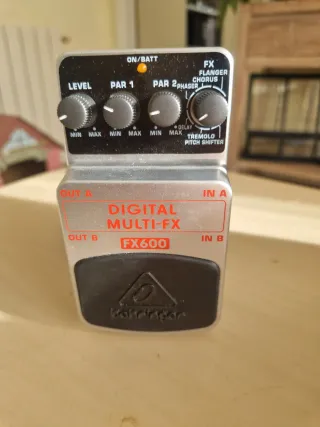 Behringer FX600 Digital Multi-FX Pedal
