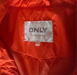 Chaqueta Only acolchada roja