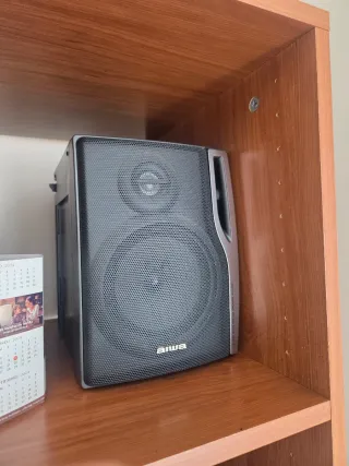 Radio, cassette y CD. Aiwa 2 Vías Bass Reflex