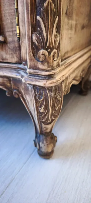 Mesita de noche antigua madera siglo XVIII