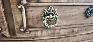 Mesita de noche antigua madera siglo XVIII