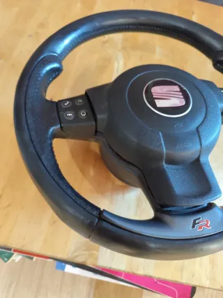 Volante León MK2 FR