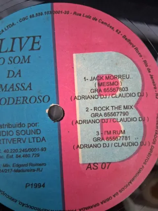 LP Adriano D.J. Apresenta Live O Som Da Massa Vol.
