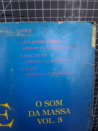 LP Adriano D.J. Apresenta Live O Som Da Massa Vol.