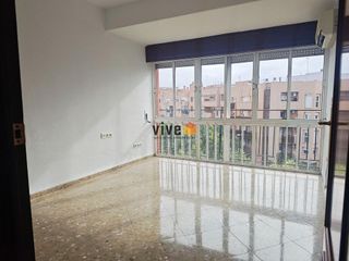 Piso en alquiler en El Porvenir en Sevilla