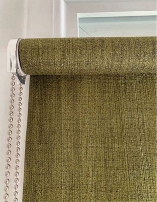 Estor enrollable verde oliva