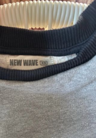 Sudadera New Wave gris y negra