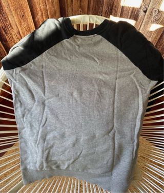Sudadera New Wave gris y negra