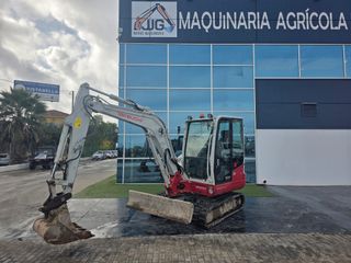 Retroexcavadora Takeuchi TB 240