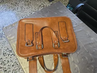 Maleta retro de piel vintage