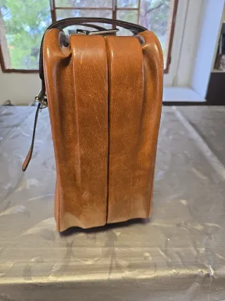 Maleta retro de piel vintage