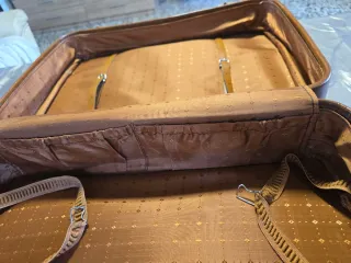 Maleta retro de piel vintage