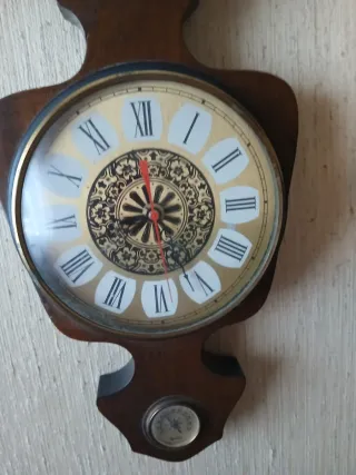 Orologio da parete in legno con termometro