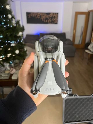 Dron DJI Mini 3 con mando