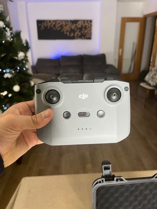 Dron DJI Mini 3 con mando