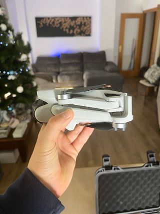 Dron DJI Mini 3 con mando