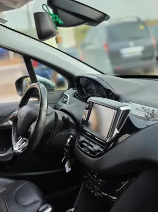 Peugeot 2008 1.6 Blue-HDi Allure ÚNICO DUEÑO