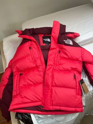 Chaqueta The North Face Roja y Morada