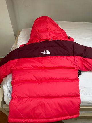 Chaqueta The North Face Roja y Morada