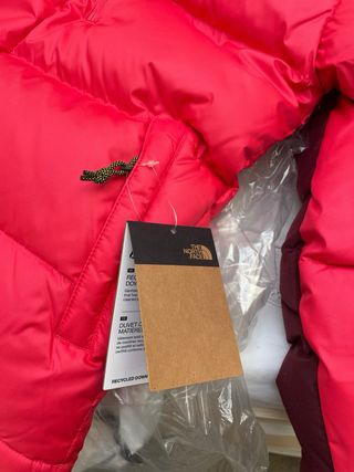 Chaqueta The North Face Roja y Morada