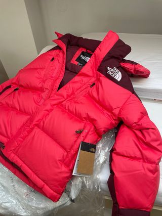 Chaqueta The North Face Roja y Morada