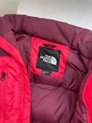 Chaqueta The North Face Roja y Morada