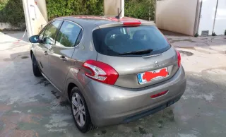 Peugeot 208 2015