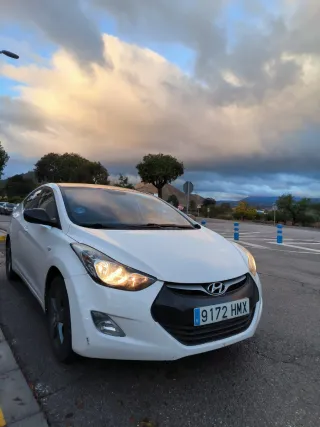 Hyundai Elantra - Etiqueta C - Motor cadena 132 CV