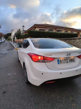 Hyundai Elantra - Etiqueta C - Motor cadena 132 CV