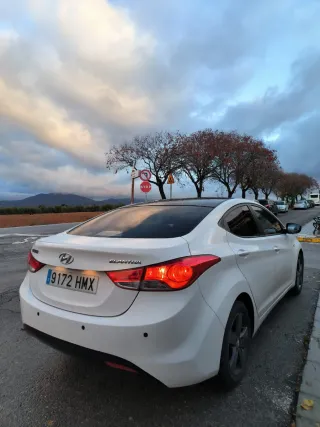 Hyundai Elantra - Etiqueta C - Motor cadena 132 CV