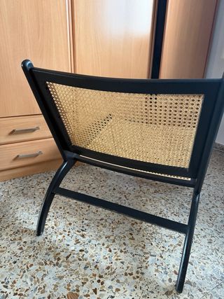 Sillón de ratán y madera negro