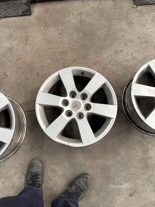 Llantas Mitsubishi Montero DID