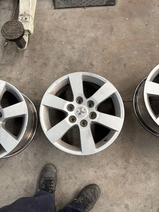 Llantas Mitsubishi Montero DID