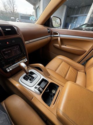 Porsche Cayenne 2004