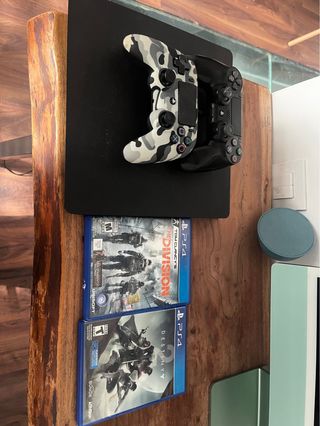 PS4 Slim 1TB + 2 Controller + 2 Giochi