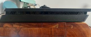 PS4 Slim 1TB + 2 Controller + 2 Giochi