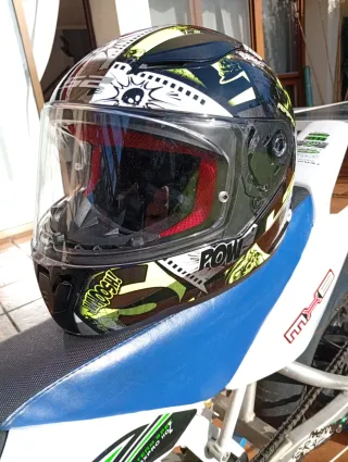 Casco LS2 con diseño de cómic