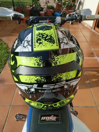 Casco LS2 con diseño de cómic
