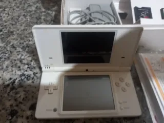 Nintendo DSi Blanca Completa