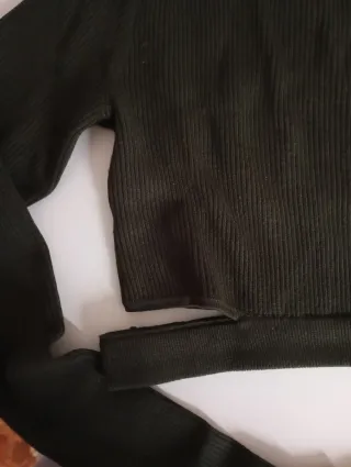 Camiseta Bershka manga larga verde talla M