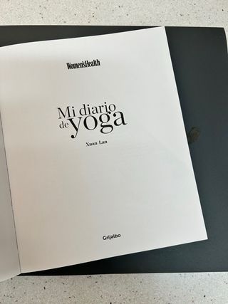 Mi diario de yoga (Spanish Edition)