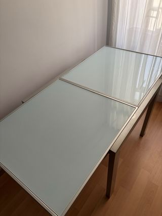 MESA DE CRISTAL EXTENSIBLE PLATEADA